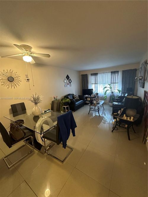 apt-208-1050 E Sample Rd, Pompano Beach, FL, 33064-5126 | Card Image