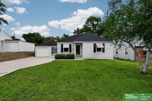2725 S 42nd St, Omaha, NE, 68105-3307 | Card Image
