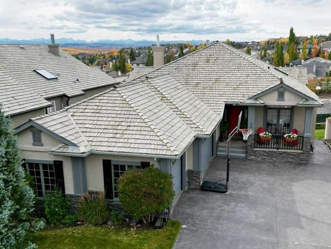 54 Sienna Ridge Landing Sw, Home with 5 bedrooms, 3 bathrooms and 6 parking in Calgary AB | Image 7