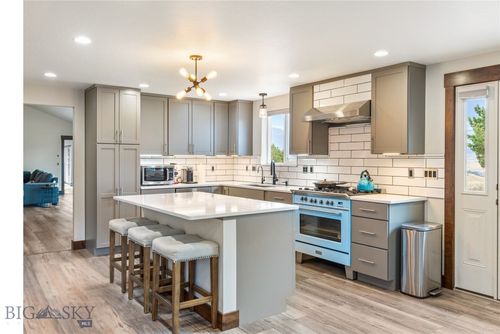 16 Evening Star Dr, Emigrant, MT, 59027-6082 | Card Image