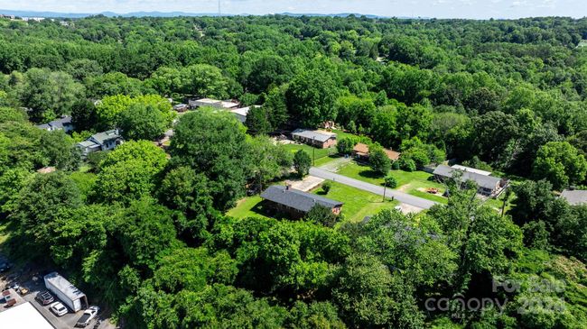 1230 2 Nd St Se, House other with 3 bedrooms, 2 bathrooms and null parking in Hickory NC | Image 24