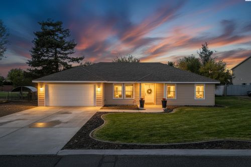 1306 Road 36, Pasco, WA, 99301 | Card Image