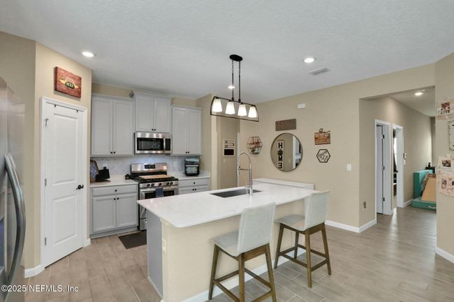 3922 Cloverdale Ct, House other with 3 bedrooms, 2 bathrooms and null parking in MIDDLEBURG FL | Image 10