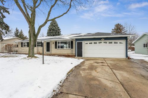 1482 Commanche Avenue, Ashwaubenon, WI, 54313 | Card Image