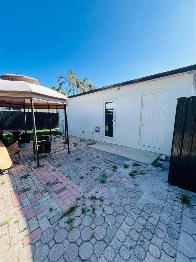 872 Nw 16 Th Ter, House other with 2 bedrooms, 1 bathrooms and null parking in Fort Lauderdale FL | Image 5
