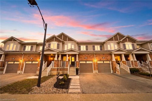 31-230 Avonsyde Blvd, Waterdown, ON, L8B1T9 | Card Image