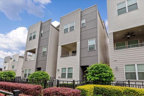 2777 Clinton Dr, Houston, TX, 77020-8435 | Card Image