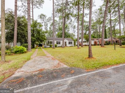 808 Euclid Avenue, House other with 3 bedrooms, 2 bathrooms and null parking in Waycross GA | Image 3