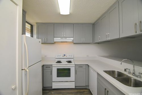 apt-705-1147 Ala Napunani St, Honolulu, HI, 96818-1672 | Card Image