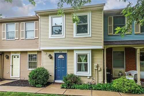 706-706 Bonnie Brae Dr, Moon/Crescent Twp, PA, 15108 | Card Image