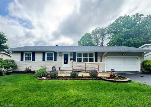4013 Shelbourne Drive, Youngstown, OH, 44511 | Card Image