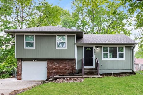 5808 N Drury Ave, Kansas City, MO, 64119-2461 | Card Image