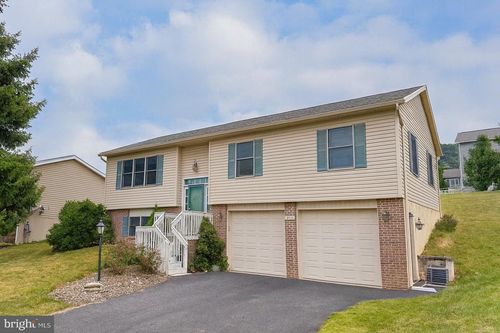 213 1st Ave, STATE COLLEGE, PA, 16801 | Card Image