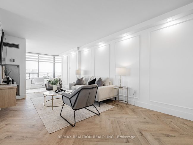 1611 - 7420 Bathurst St, Condo with 3 bedrooms, 2 bathrooms and 1 parking in Thornhill ON | Image 5
