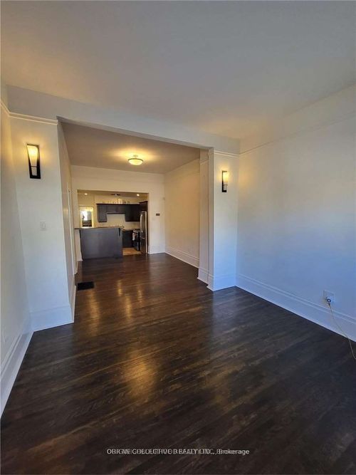 43 Carr St, Toronto, ON, M5T1B6 | Card Image