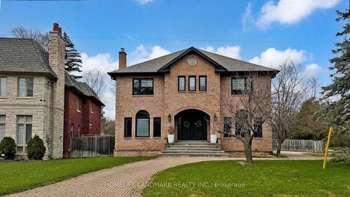 20 Blaine Dr, North York, ON, M3B2G4 | Card Image