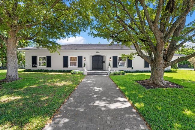 680 Buttonwood Ln, House other with 5 bedrooms, 5 bathrooms and null parking in Miami FL | Image 1