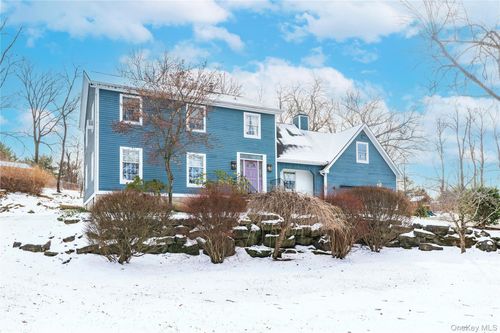 6 Coach Lantern Dr, East Fishkill, NY, 12533-6650 | Card Image