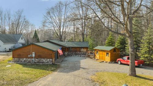 104 Hazelwood Dr, Prudenville, MI, 48651-9579 | Card Image