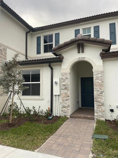 12372-12372 Nw 23rd Ct, Miami, FL, 33167-1570 | Card Image