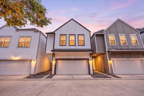 8422 Berry Green Ln, Houston, TX, 77022-1754 | Card Image