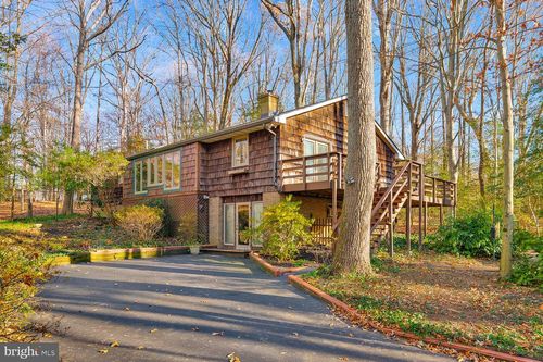 111 Autumn Ct, HUNTINGTOWN, MD, 20639-3400 | Card Image