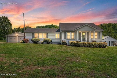 917 Central Ave, Athens, TN, 37303-3822 | Card Image