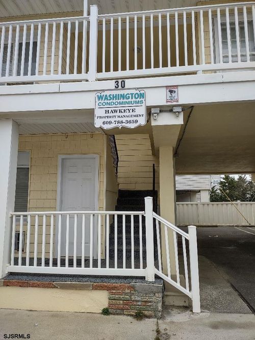 30 S Washington Ave, MARGATE CITY, NJ, 08402-2357 | Card Image