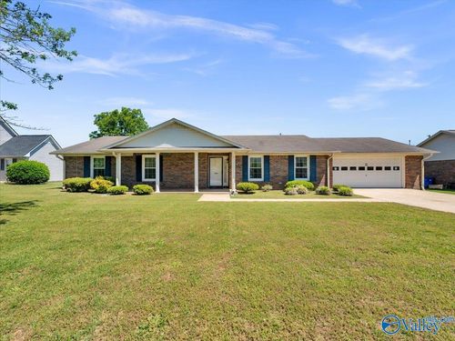 404 Crutcher Cir, Athens, AL, 35611-4782 | Card Image