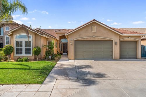 6265 W Menlo Ave, Fresno, CA, 93722-8508 | Card Image