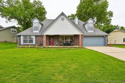 2934 Berwick, Claremore, OK, 74017-4848 | Card Image