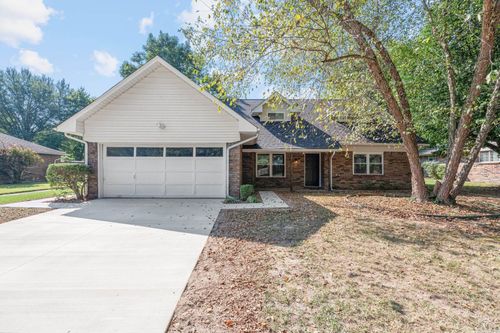 10112 Meandering Way, Fort Smith, AR, 72903-5738 | Card Image