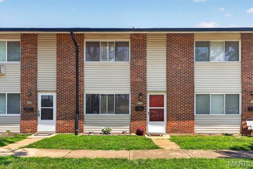 9191 Villaridge Ct, Saint Louis, MO, 63123-7413 | Card Image