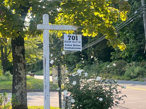 apt-28-701 Beacon Valley Rd, Naugatuck, CT, 06770-4952 | Card Image