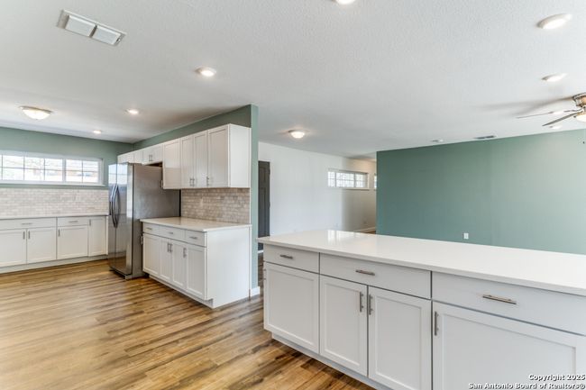 124 Herweck Dr, House other with 4 bedrooms, 3 bathrooms and null parking in Castle Hills TX | Image 5