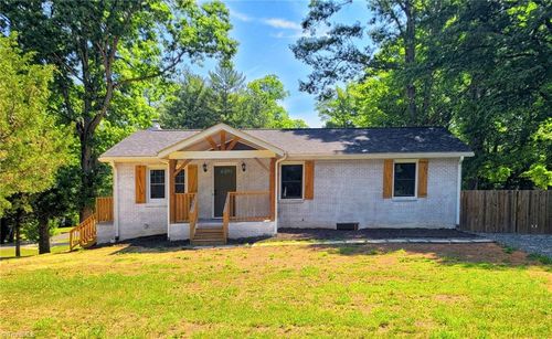 4665 Hildebrand Dr, Winston Salem, NC, 27106-1817 | Card Image