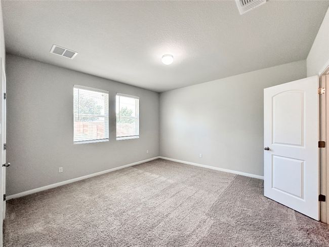 Primary Room | Image 17