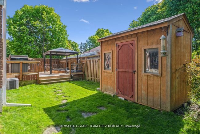 27 Corbett Cres, House other with 3 bedrooms, 4 bathrooms and 5 parking in Aurora ON | Image 42