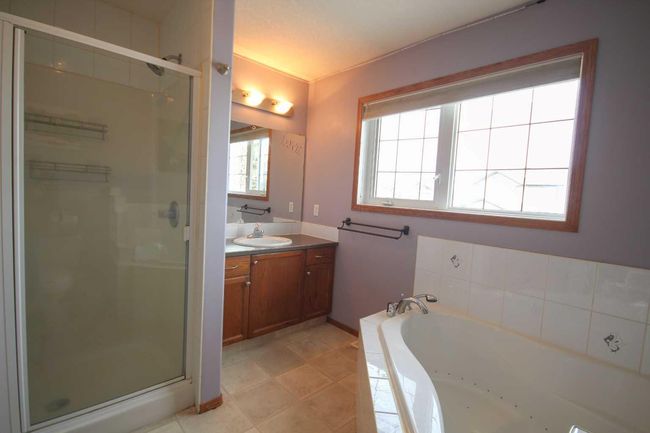 323 Highland Circle, House other with 3 bedrooms, 3 bathrooms and 4 parking in Strathmore AB | Image 18