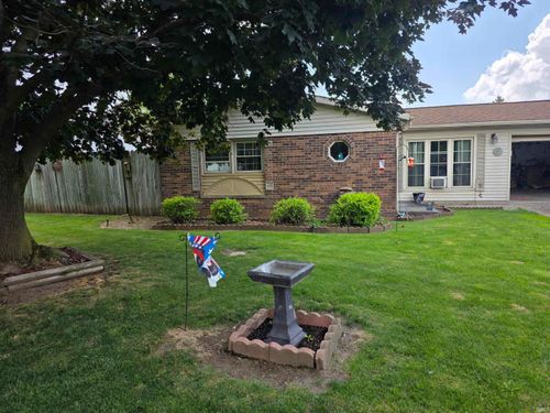 200 Townline Rd, Ligonier, IN, 46767-1021 | Card Image