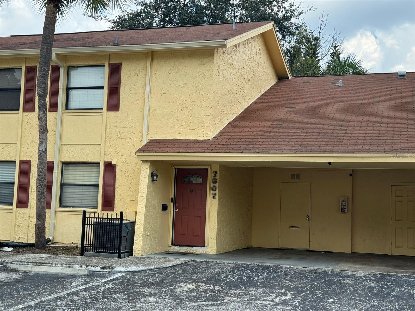 Camarina Calle , Tampa, FL 33615