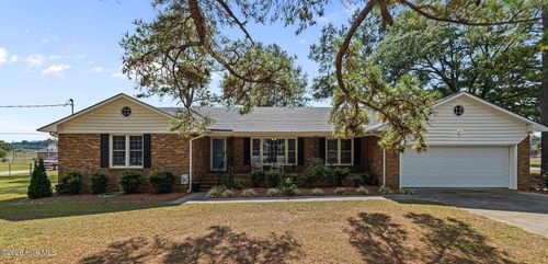 608 Kentucky Dr, Goldsboro, NC, 27530-8606 | Card Image