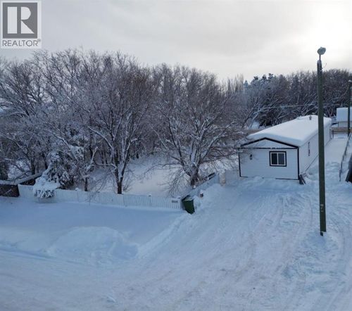 10309 103 Ave, La Crete, AB, T0H2H0 | Card Image