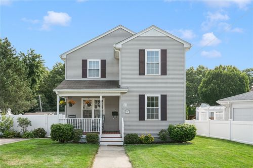 11 Brookdale Blvd, Pawtucket, RI, 02861-2719 | Card Image