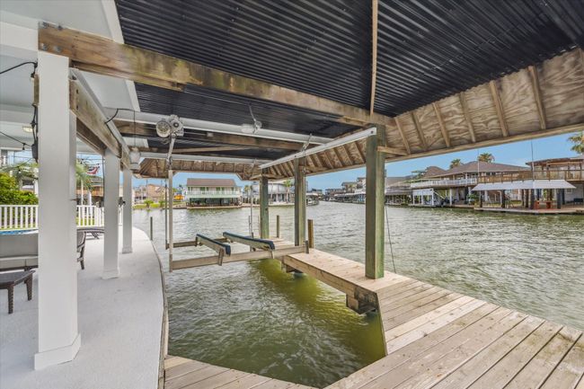 1226 Oahu Dr, House other with 4 bedrooms, 3 bathrooms and 1 parking in Tiki Island TX | Image 33