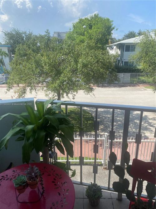 apt-201-1990 Marseille Dr, Miami Beach, FL, 33141-3401 | Card Image