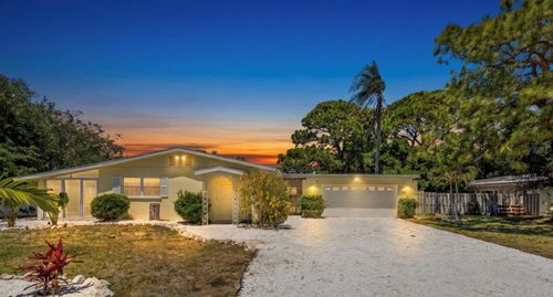 6916 Alderwood Dr, Sarasota, FL, 34243-1313 | Card Image