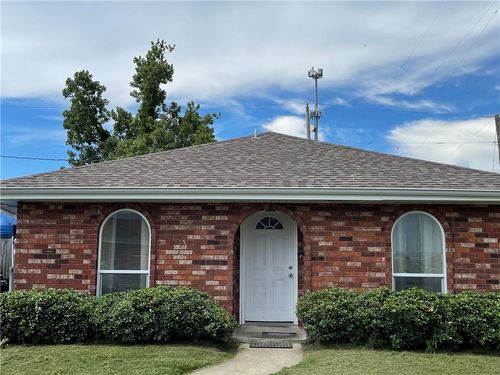 527 Pierre St, Chalmette, LA, 70043-1332 | Card Image