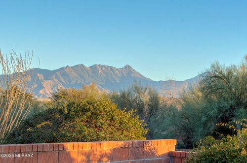 909 W Ashworth Rd, Green Valley, AZ, 85614-5915 | Card Image