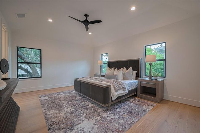5200 Beech St, House other with 5 bedrooms, 7 bathrooms and 2 parking in Bellaire TX | Image 34